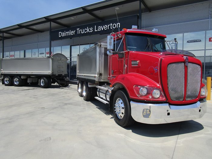 2012 KENWORTH T403 TRUCK & TRAILER COMBO RED