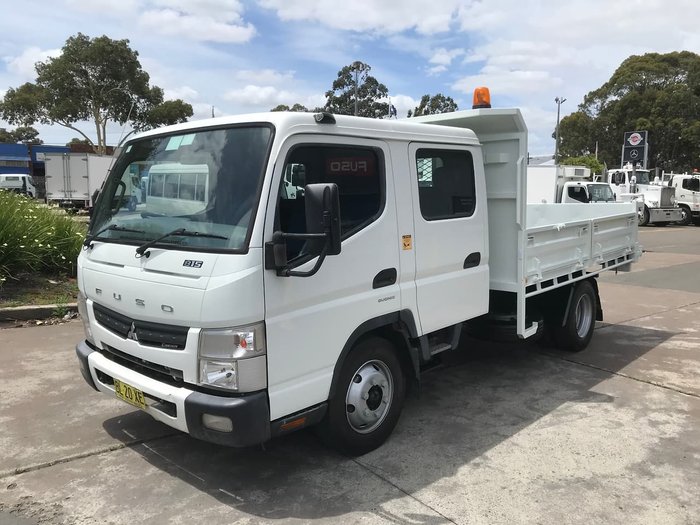 2011 MITSUBISHI FUSO CANTER 815 WHITE