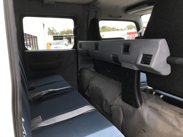 2011 MITSUBISHI FUSO CANTER 815 WHITE