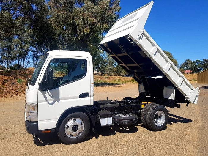 2020 FUSO CANTER 615 TIPPER White