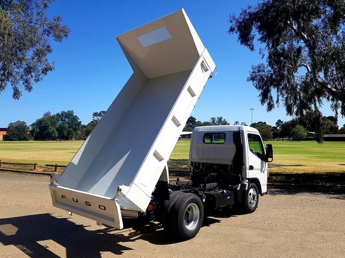 2020 FUSO CANTER 615 TIPPER White