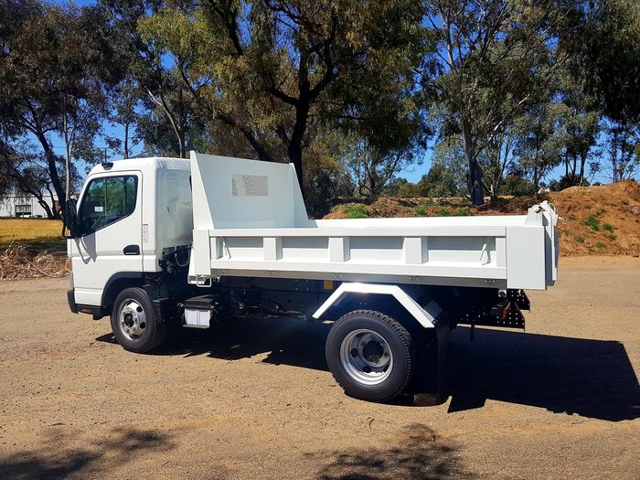 2020 FUSO CANTER 815 TIPPER White