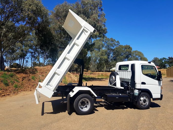 2020 FUSO CANTER 815 TIPPER White