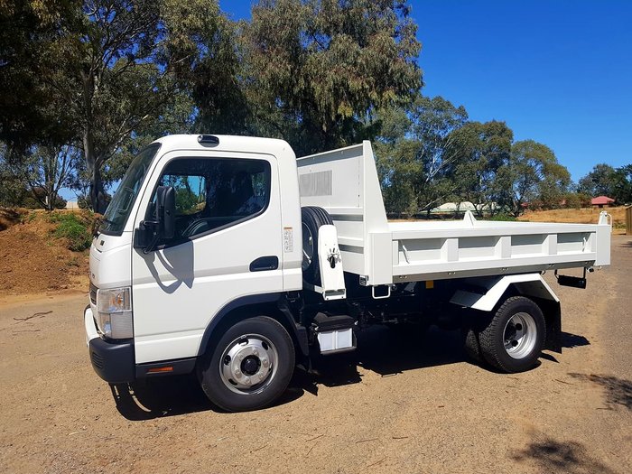 2020 FUSO CANTER 815 TIPPER White