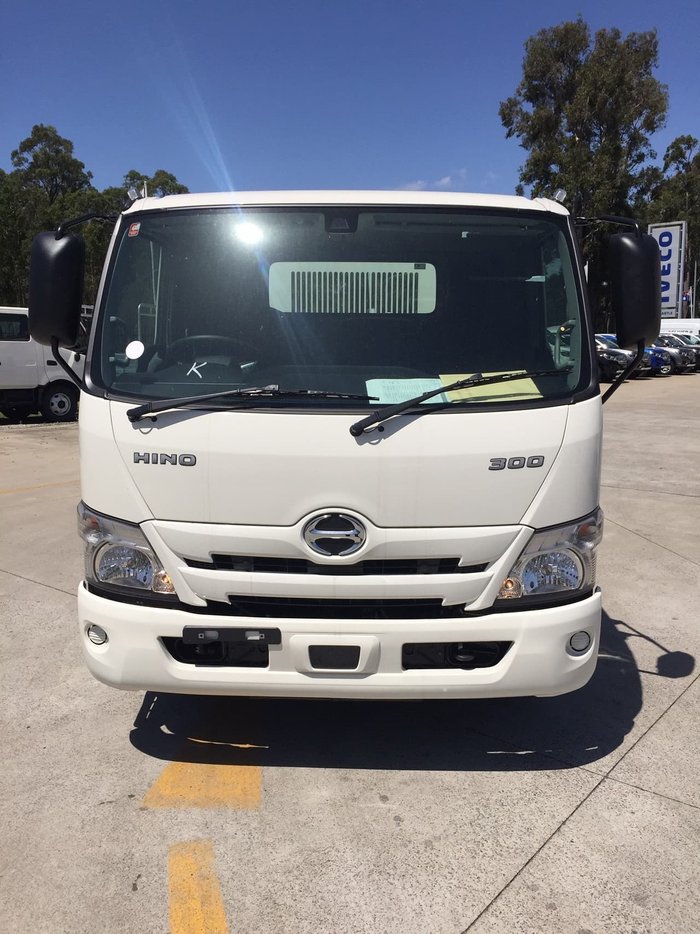 2020 HINO 617 MT 2810 WIDE TIPPER White