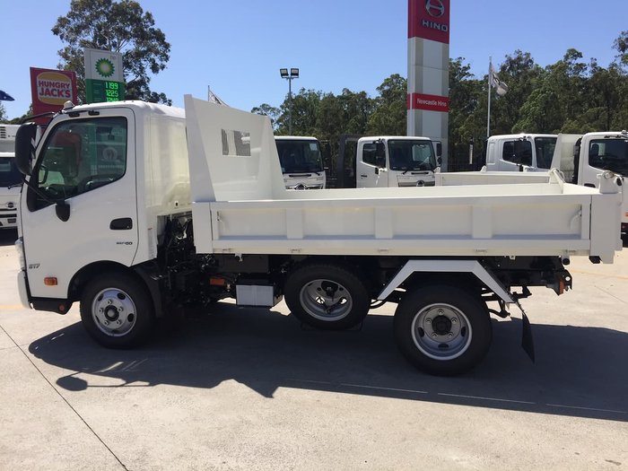 2020 HINO 617 MT 2810 WIDE TIPPER White