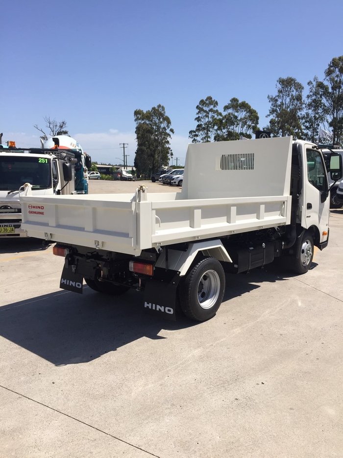 2020 HINO 617 MT 2810 WIDE TIPPER White