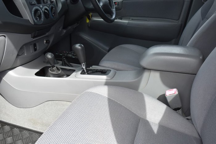 2006 Toyota Hilux SR5 GGN25R MY07 4X4 Silver