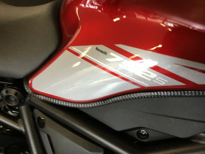 2021 Benelli 2021 Benelli 750CC 752S Road Red