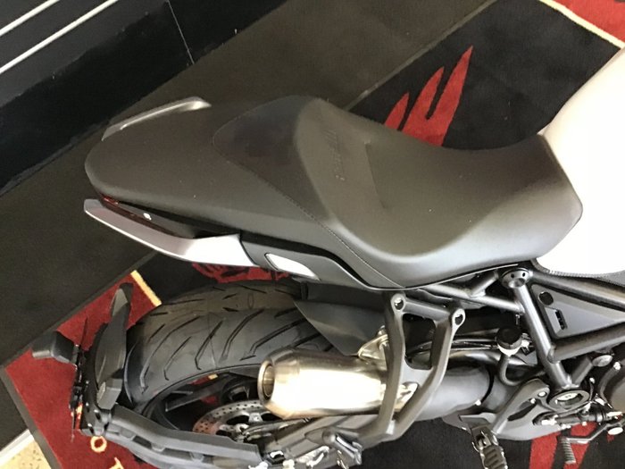 2021 Benelli 2021 Benelli 750CC 752S Road White