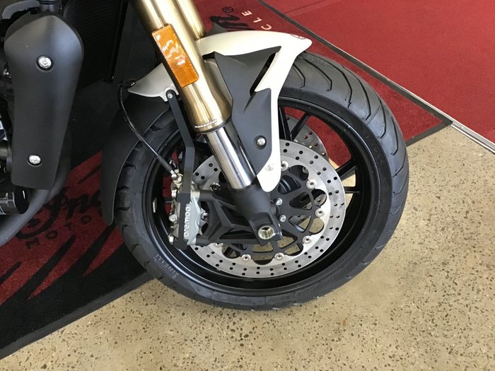 2021 Benelli 2021 Benelli 750CC 752S Road White