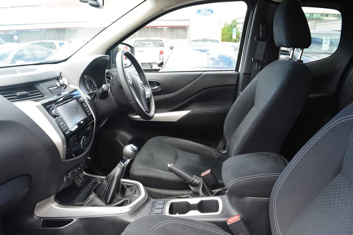 2018 Nissan Navara ST-X D23 Series 3 4X4 Dual Range White