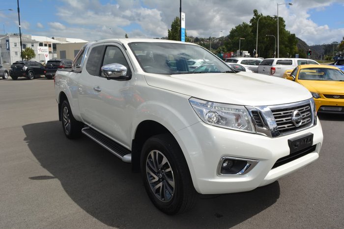 2018 Nissan Navara ST-X D23 Series 3 4X4 Dual Range White