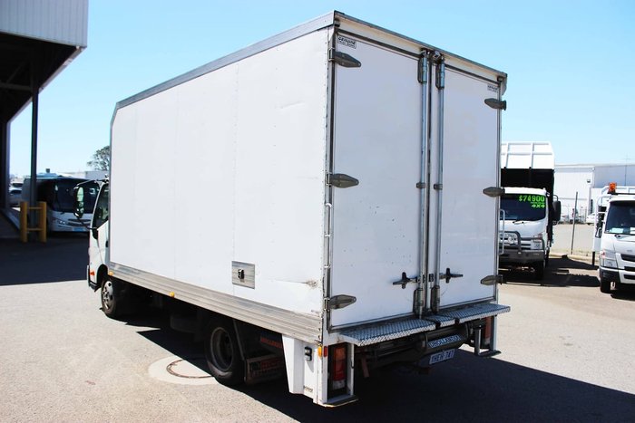 2015 HINO 300 SERIES 616 AUTO SINGLE CAB White