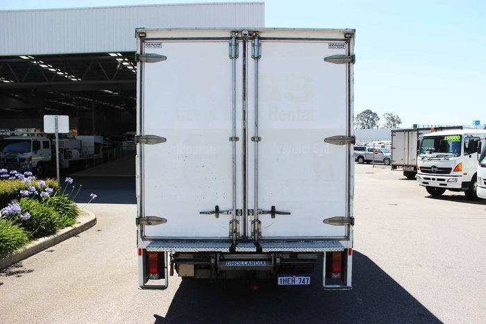 2015 HINO 300 SERIES 616 AUTO SINGLE CAB White