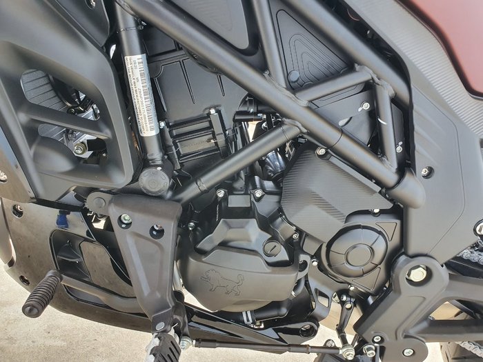 2020 Benelli 502C Red