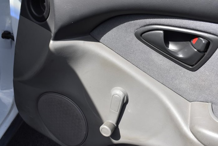 2002 Mitsubishi Magna Executive TJ MY02 White