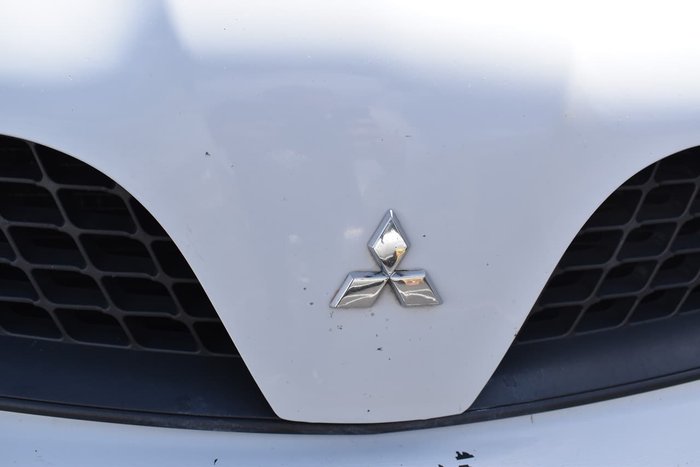 2002 Mitsubishi Magna Executive TJ MY02 White