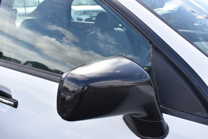 2002 Mitsubishi Magna Executive TJ MY02 White