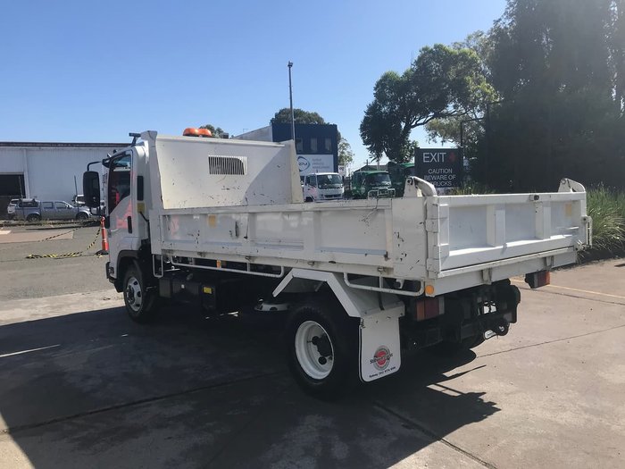 2013 ISUZU FRR500 TIPPER White