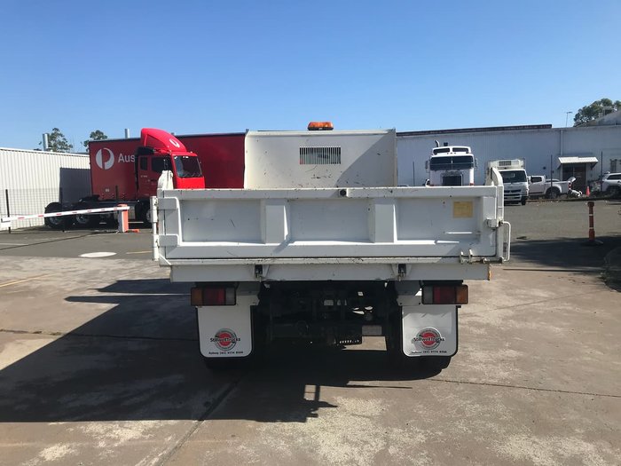 2013 ISUZU FRR500 TIPPER White