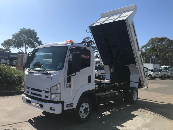 2013 ISUZU FRR500 TIPPER White