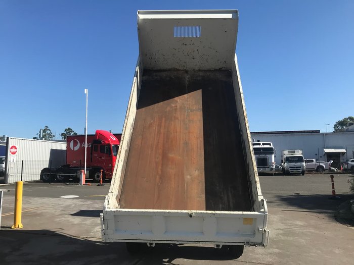 2013 ISUZU FRR500 TIPPER White