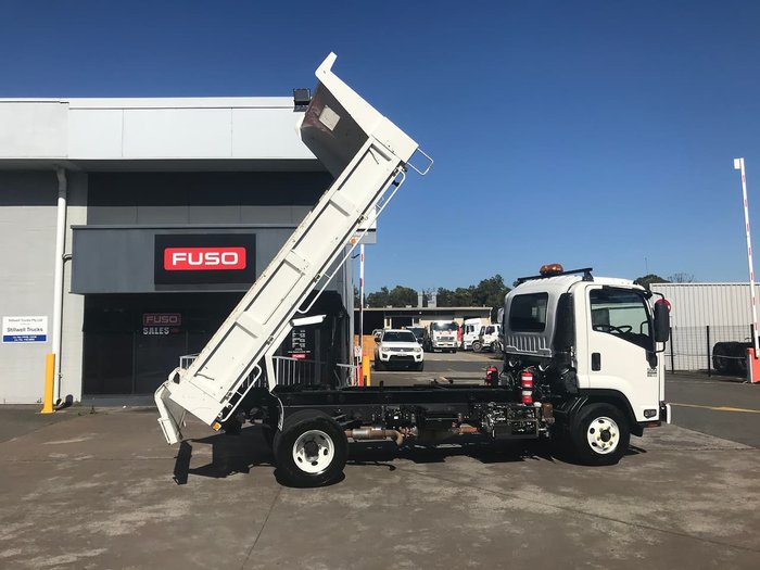 2013 ISUZU FRR500 TIPPER White