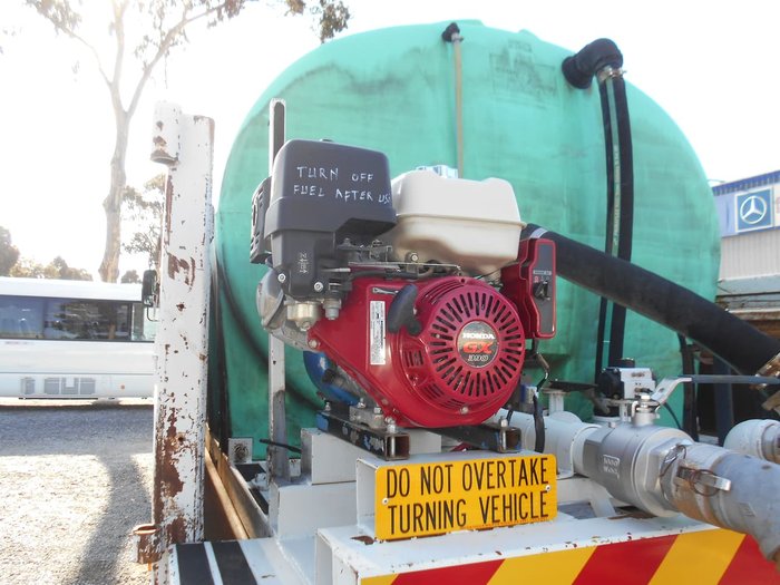 2004 UD PK265 TIPPER/WATER CART, White