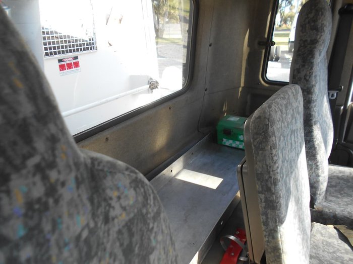 2004 UD PK265 TIPPER/WATER CART, White