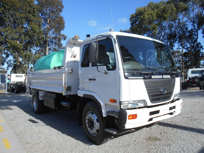 2004 UD PK265 TIPPER/WATER CART, White