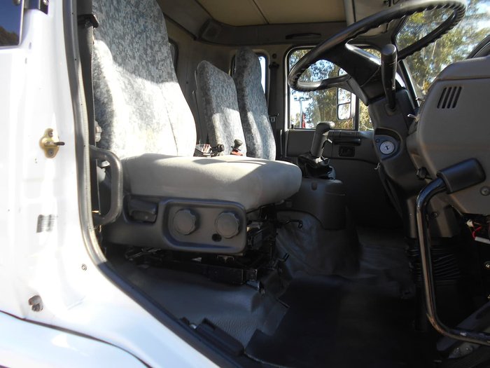 2004 UD PK265 TIPPER/WATER CART, White