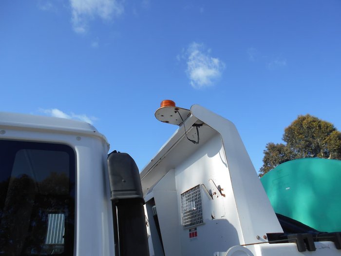 2004 UD PK265 TIPPER/WATER CART, White