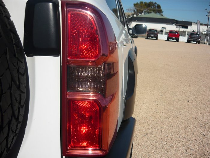 2013 Nissan Patrol DX Y61 4X4 White