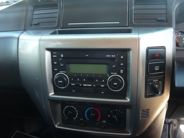 2013 Nissan Patrol DX Y61 4X4 White