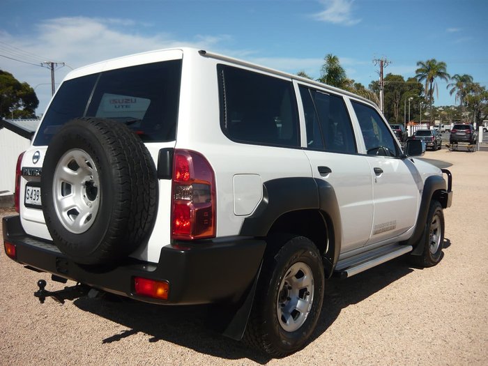 2013 Nissan Patrol DX Y61 4X4 White