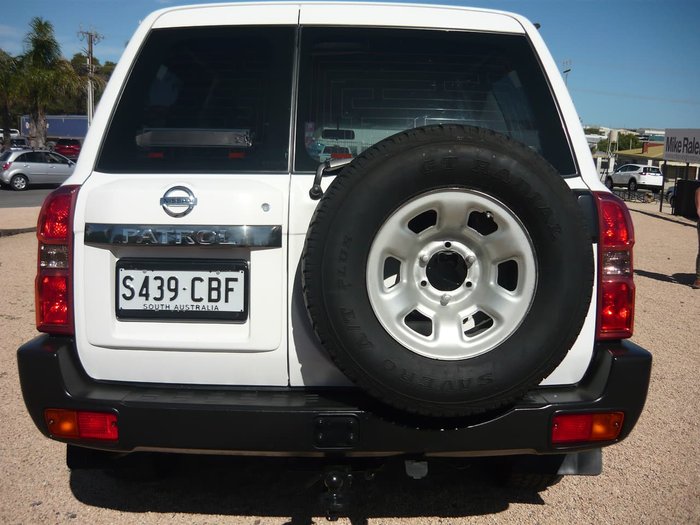 2013 Nissan Patrol DX Y61 4X4 White
