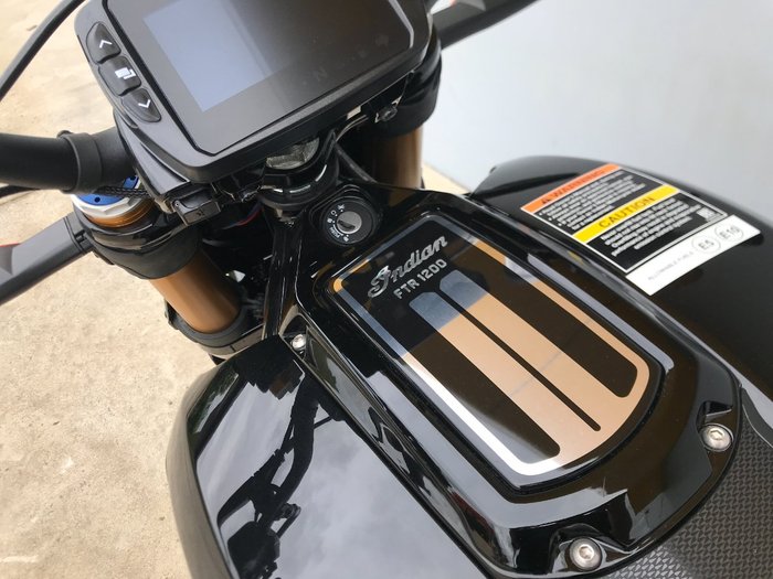 2019 Indian 2019 INDIAN 1200CC FTR S TITANIUM METALLIC/THUNDER BLACK ROAD Black
