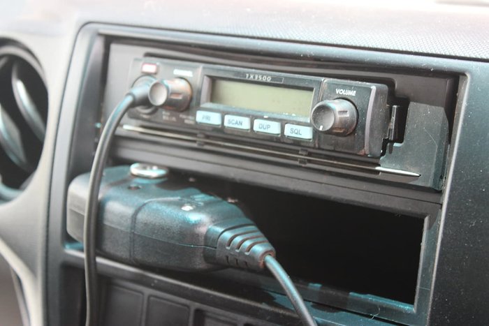 2017 HINO 616 LONG CREW AUTO White