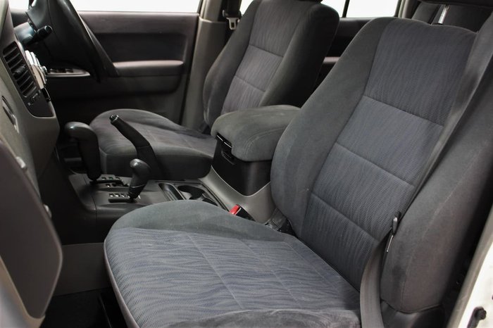 2003 Mitsubishi Pajero GLS NP MY04 4X4 White