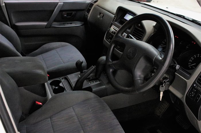 2003 Mitsubishi Pajero GLS NP MY04 4X4 White
