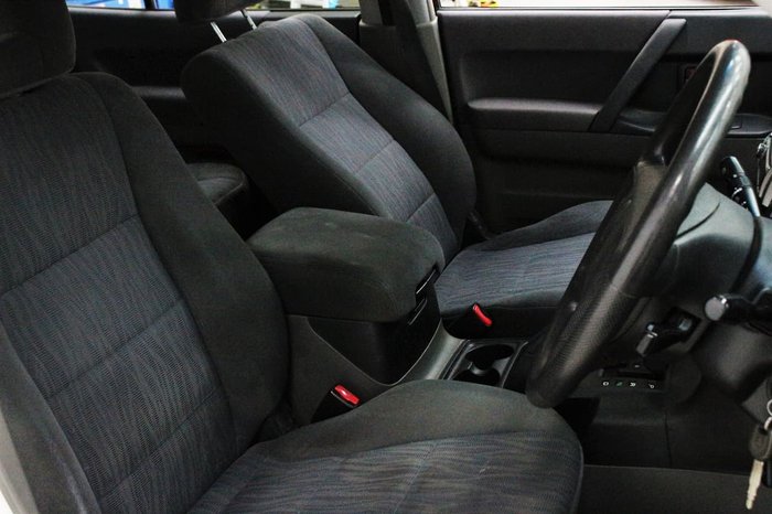 2003 Mitsubishi Pajero GLS NP MY04 4X4 White