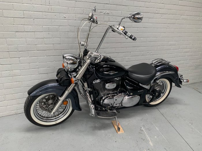 2011 Suzuki VL800T (BOULEVARD C50T) Black