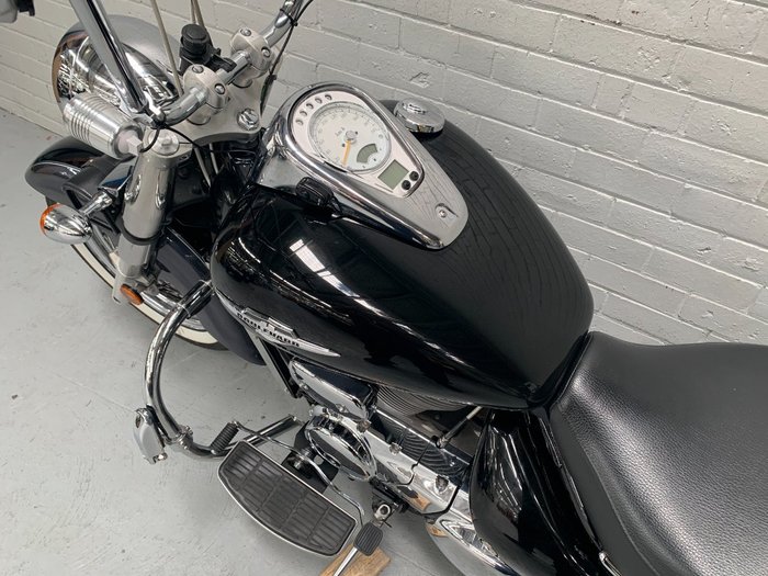 2011 Suzuki VL800T (BOULEVARD C50T) Black