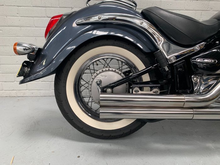 2011 Suzuki VL800T (BOULEVARD C50T) Black