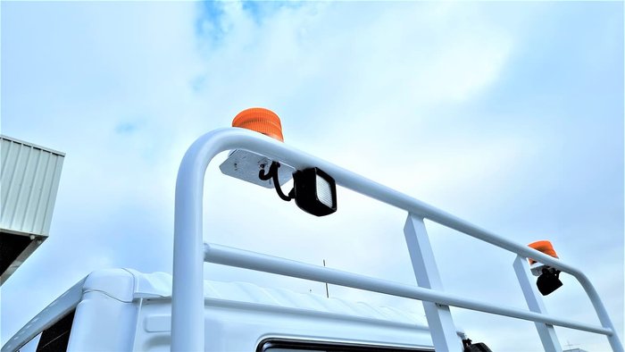 2012 UD CONDOR 17/280 White