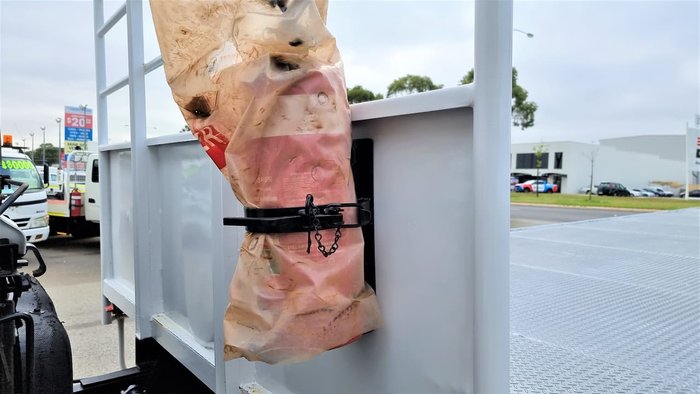 2012 UD CONDOR 17/280 White