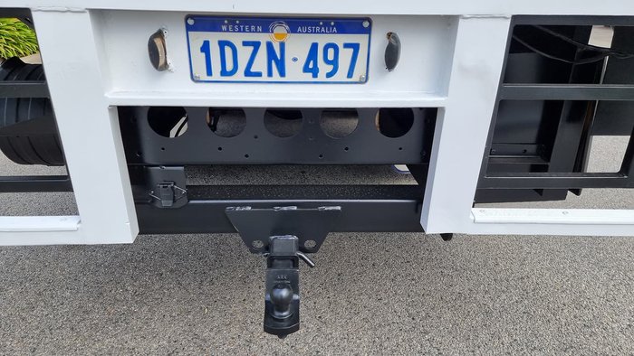 2012 UD CONDOR 17/280 White