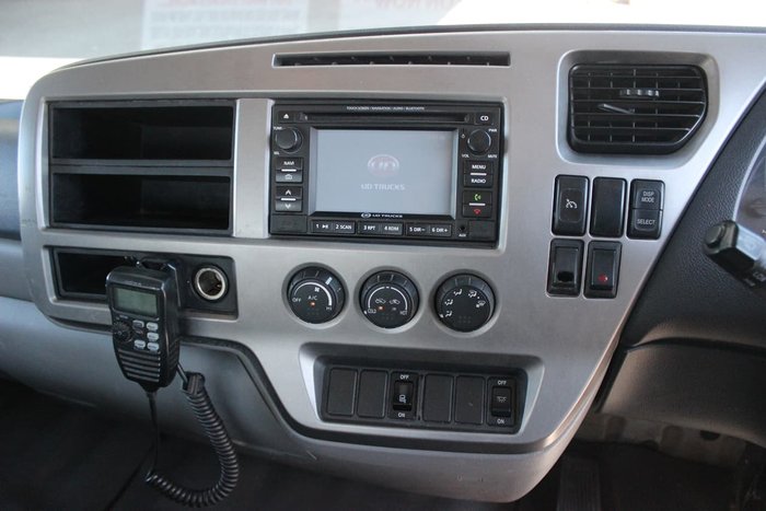 2012 UD CONDOR 17/280 White