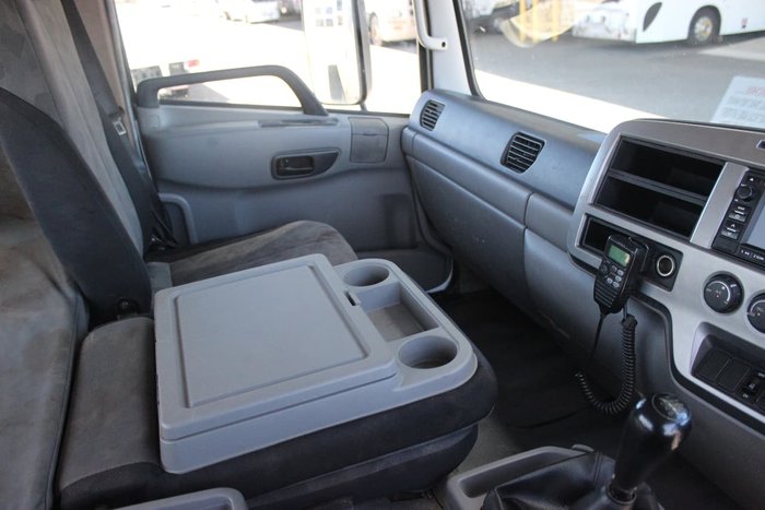 2012 UD CONDOR 17/280 White